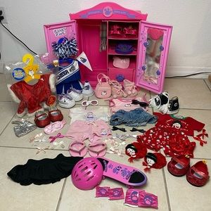Build A Bear Wardrobe/Closet with clothing and accessories